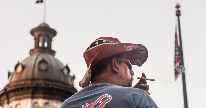 Αρχισαν τα «όργανα» στις ΗΠΑ: Ετοιμάζουν απόσχιση στη Ν. Καρολίνα – Αλλού πρέπει να στραφεί ο Τραμπ, όχι στη Συρία